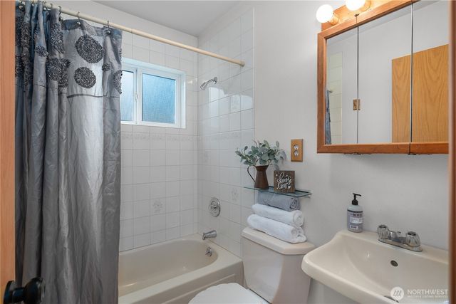 140 E Saint Andrews Drive, Shelton, WA 98584