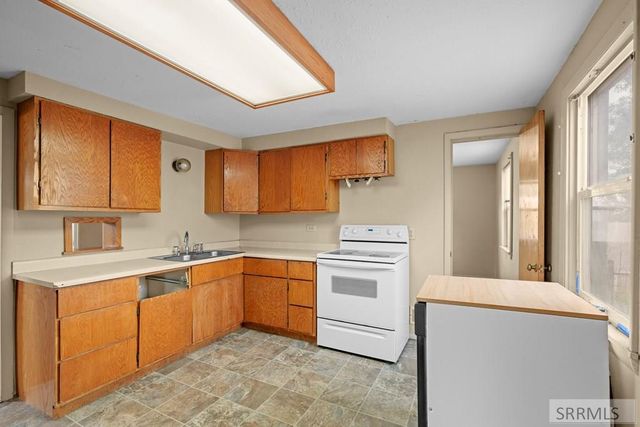 261 E 15th Street, Idaho Falls, ID 83404