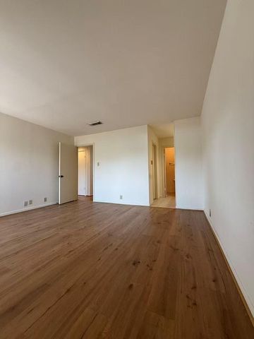 2829 Timmons Lane 176, Houston, TX 77027