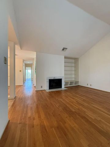 2829 Timmons Lane 176, Houston, TX 77027