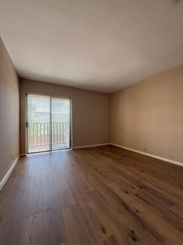 2829 Timmons Lane 176, Houston, TX 77027