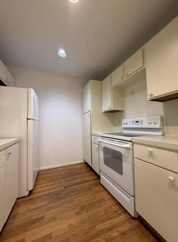 2829 Timmons Lane 176, Houston, TX 77027