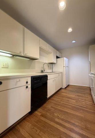 2829 Timmons Lane 176, Houston, TX 77027