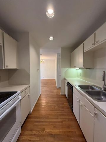 2829 Timmons Lane 176, Houston, TX 77027