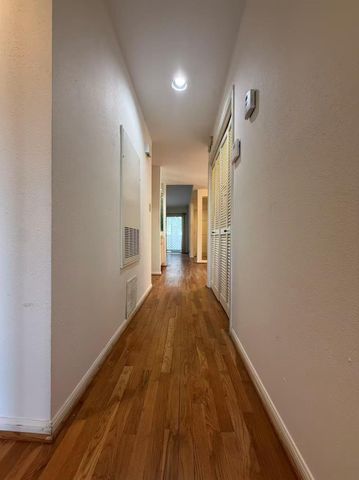 2829 Timmons Lane 176, Houston, TX 77027