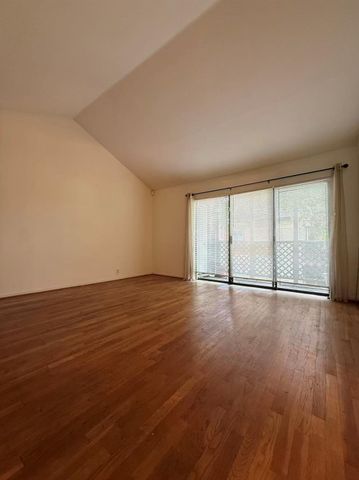 2829 Timmons Lane 176, Houston, TX 77027