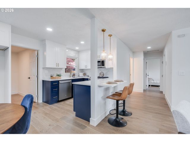 12525 Sw 12th St, Beaverton, OR 97005