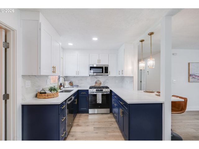 12525 Sw 12th St, Beaverton, OR 97005