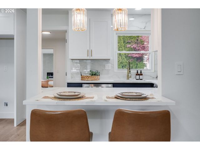 12525 Sw 12th St, Beaverton, OR 97005