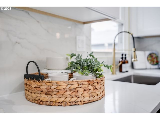 12525 Sw 12th St, Beaverton, OR 97005