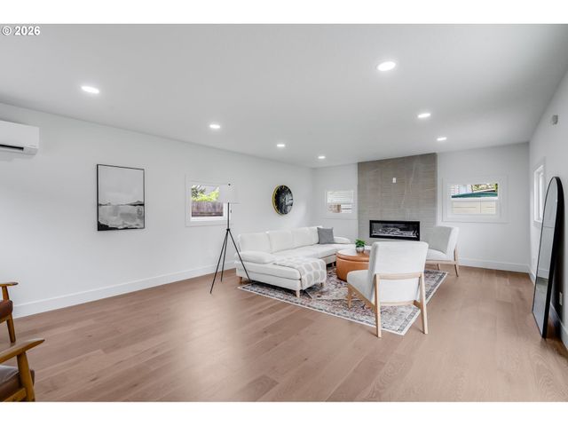 12525 Sw 12th St, Beaverton, OR 97005