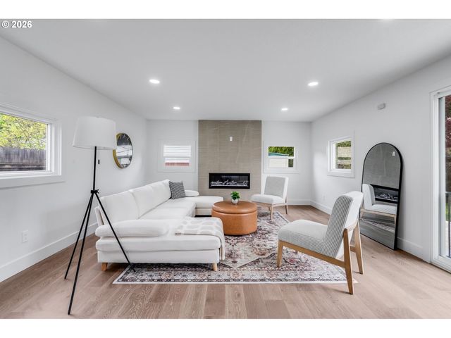 12525 Sw 12th St, Beaverton, OR 97005