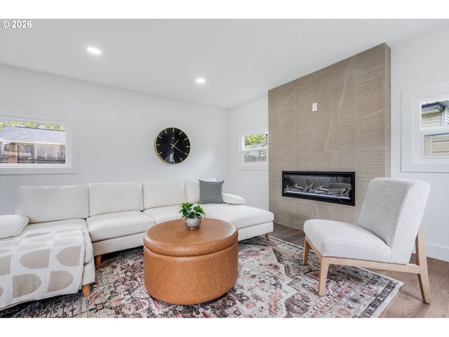 12525 Sw 12th St, Beaverton, OR 97005