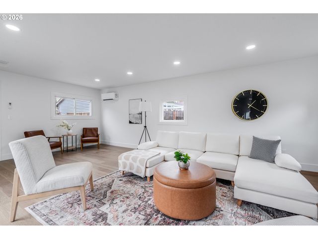 12525 Sw 12th St, Beaverton, OR 97005