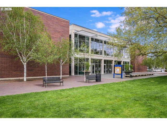 12525 Sw 12th St, Beaverton, OR 97005