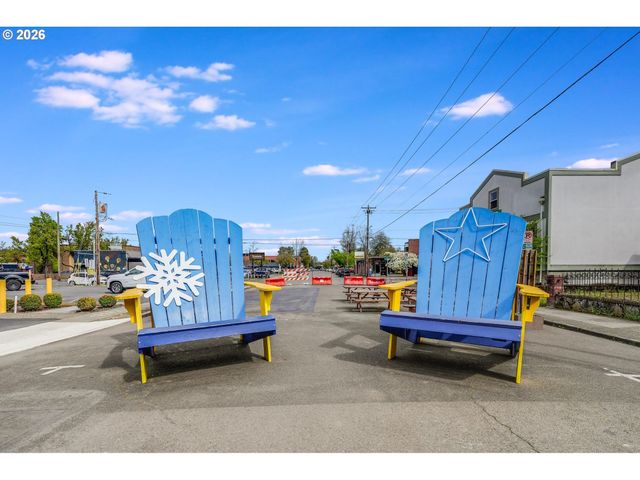 12525 Sw 12th St, Beaverton, OR 97005