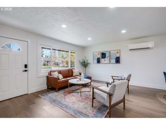 12525 Sw 12th St, Beaverton, OR 97005