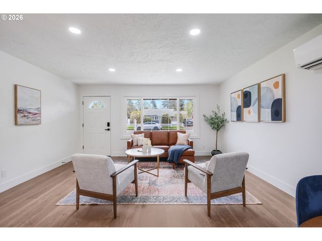 12525 Sw 12th St, Beaverton, OR 97005