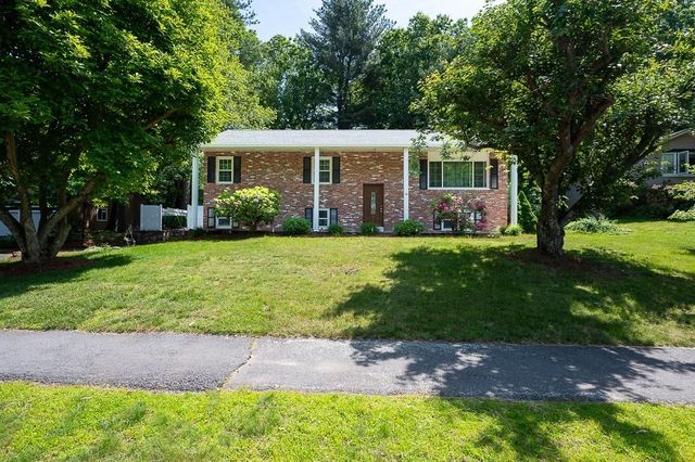 14 Minuteman Way, Shrewsbury, MA 01545