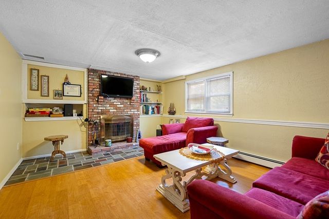 14 Minuteman Way, Shrewsbury, MA 01545