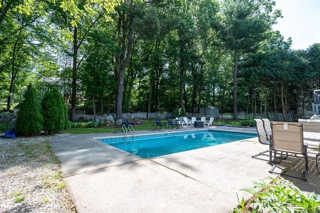 14 Minuteman Way, Shrewsbury, MA 01545