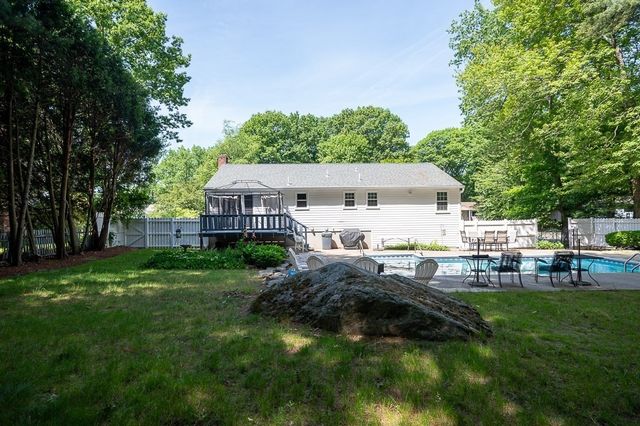 14 Minuteman Way, Shrewsbury, MA 01545