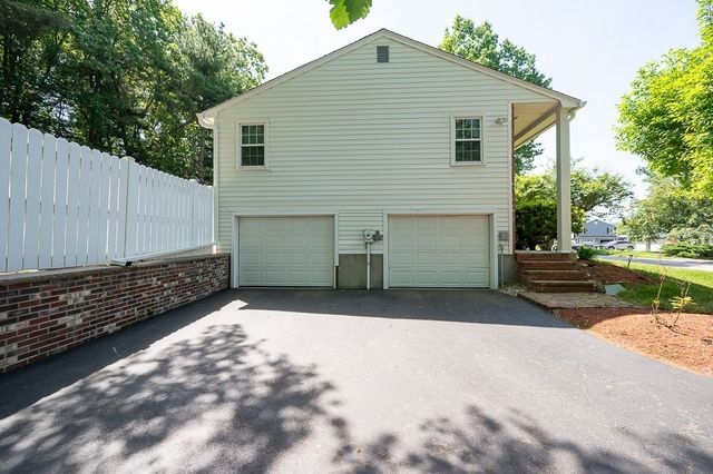 14 Minuteman Way, Shrewsbury, MA 01545