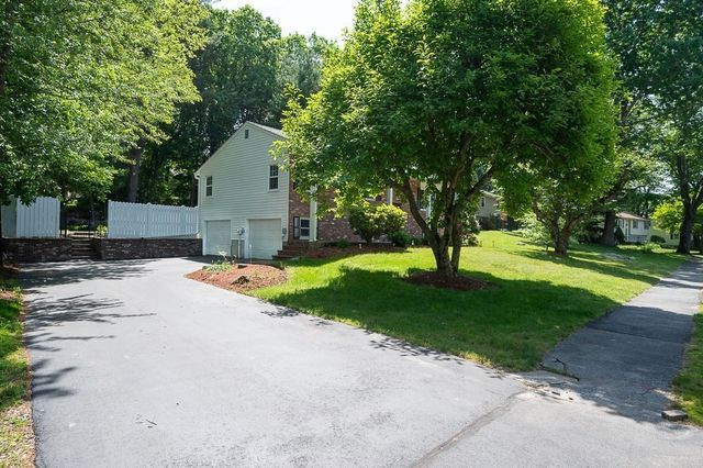 14 Minuteman Way, Shrewsbury, MA 01545