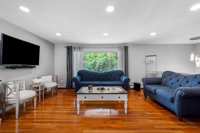 14 Minuteman Way, Shrewsbury, MA 01545