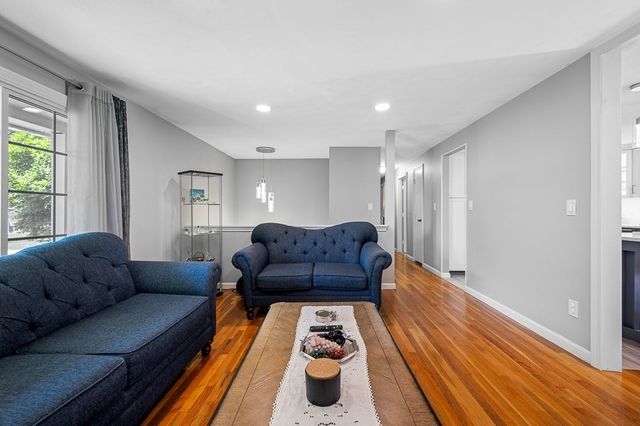 14 Minuteman Way, Shrewsbury, MA 01545