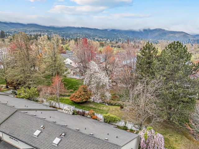 235 Meadow Drive, Ashland, OR 97520