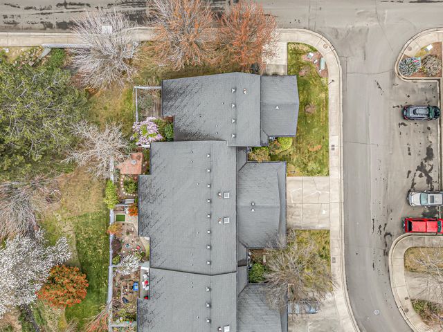 235 Meadow Drive, Ashland, OR 97520