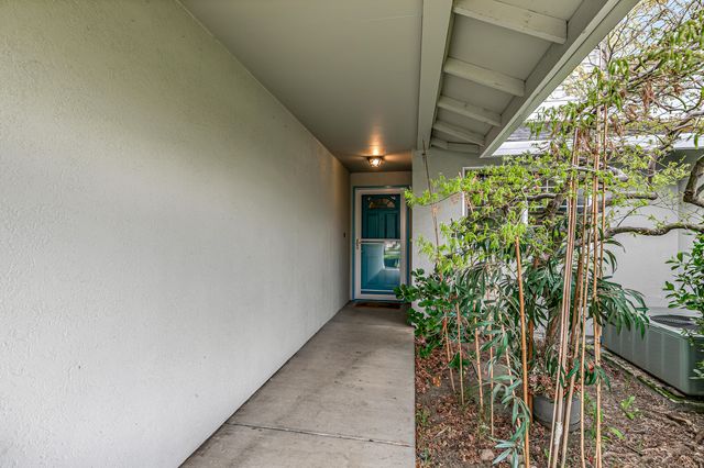 235 Meadow Drive, Ashland, OR 97520