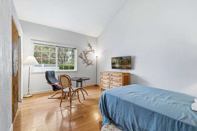 235 Meadow Drive, Ashland, OR 97520