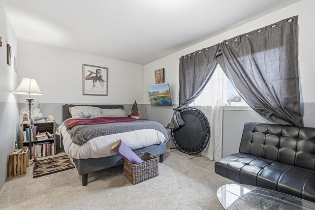 235 Meadow Drive, Ashland, OR 97520