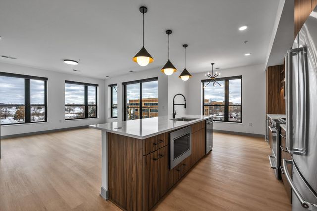 640 Wisconsin Avenue N 405, Golden Valley, MN 55427