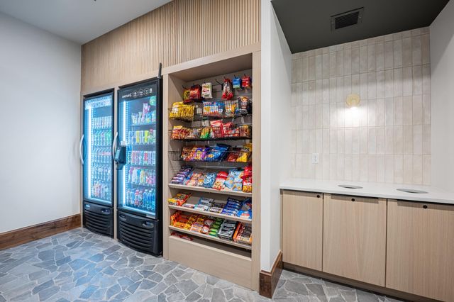 640 Wisconsin Avenue N 405, Golden Valley, MN 55427