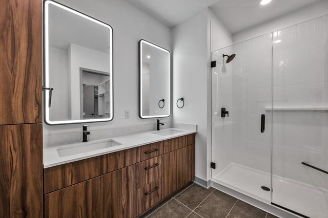 640 Wisconsin Avenue N 405, Golden Valley, MN 55427