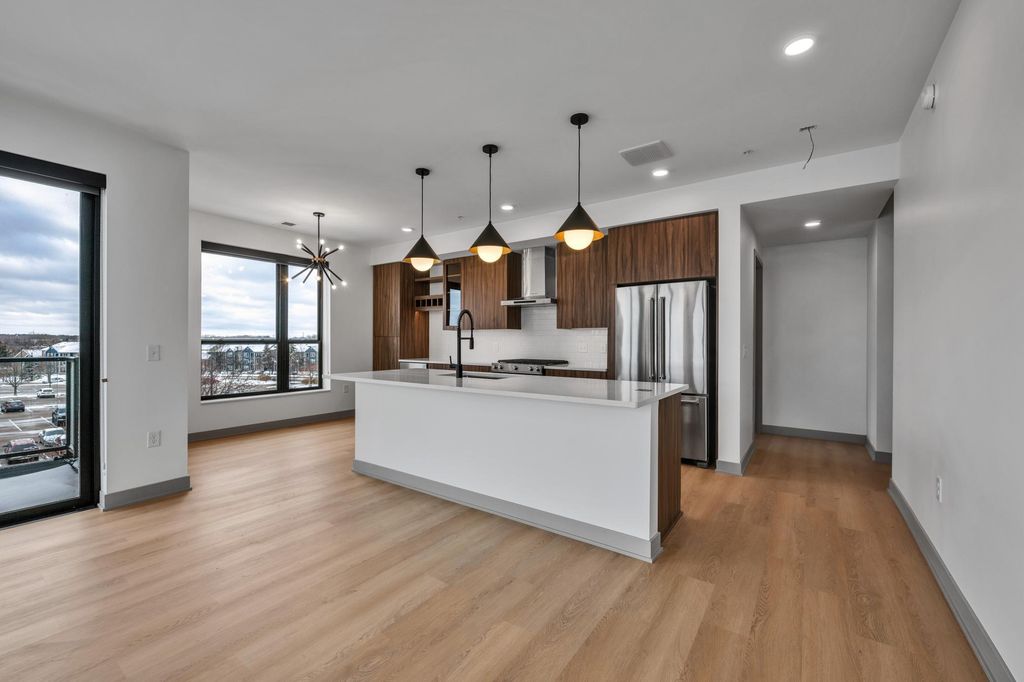 640 Wisconsin Avenue N 405, Golden Valley, MN 55427