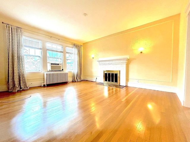 82 Stearns Rd 2, Brookline, MA 02446