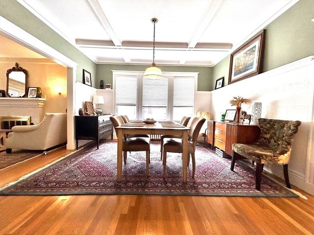 82 Stearns Rd 2, Brookline, MA 02446