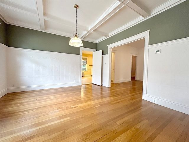 82 Stearns Rd 2, Brookline, MA 02446