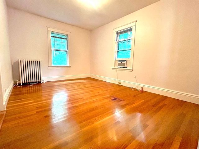 82 Stearns Rd 2, Brookline, MA 02446