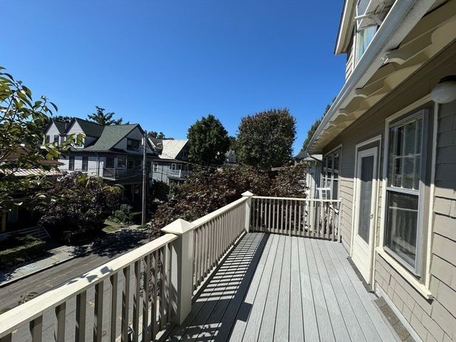 82 Stearns Rd 2, Brookline, MA 02446