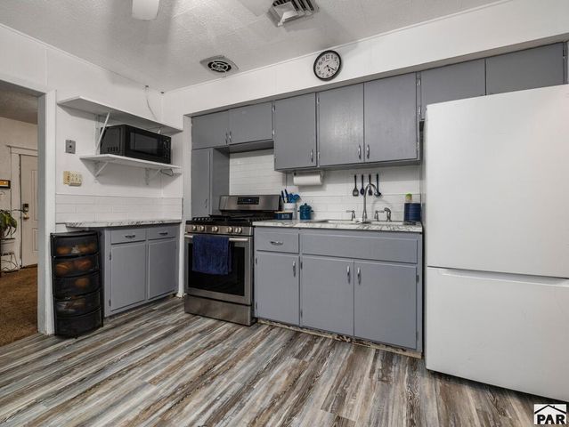1106 E 3rd St, Pueblo, CO 81001