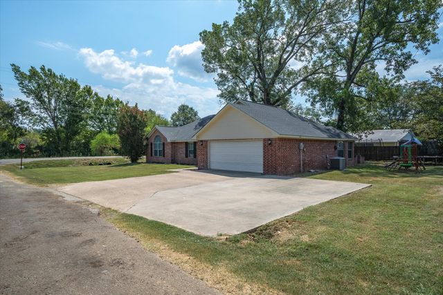 111 Arizona Street, Van, TX 75790