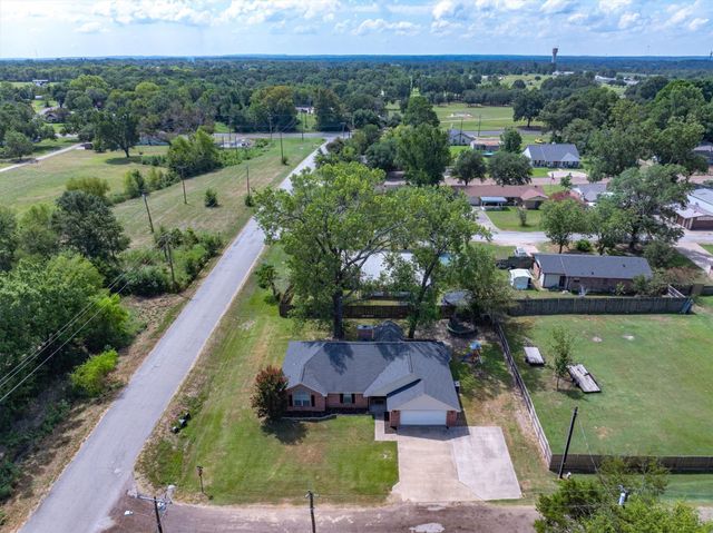 111 Arizona Street, Van, TX 75790