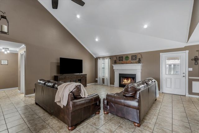 111 Arizona Street, Van, TX 75790