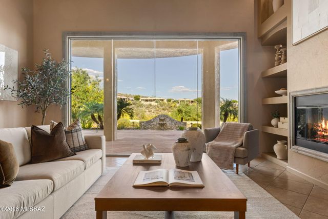 6460 N Regal Manor Drive, Tucson, AZ 85750