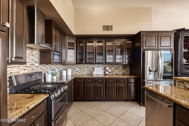 6460 N Regal Manor Drive, Tucson, AZ 85750